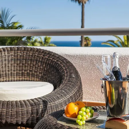 빌라 Eva By Ocvillas